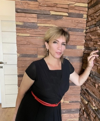 Лина, 45 лет, 3 размер груди